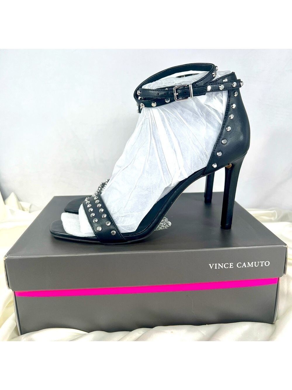 Vince Camuto black sandal Size 11